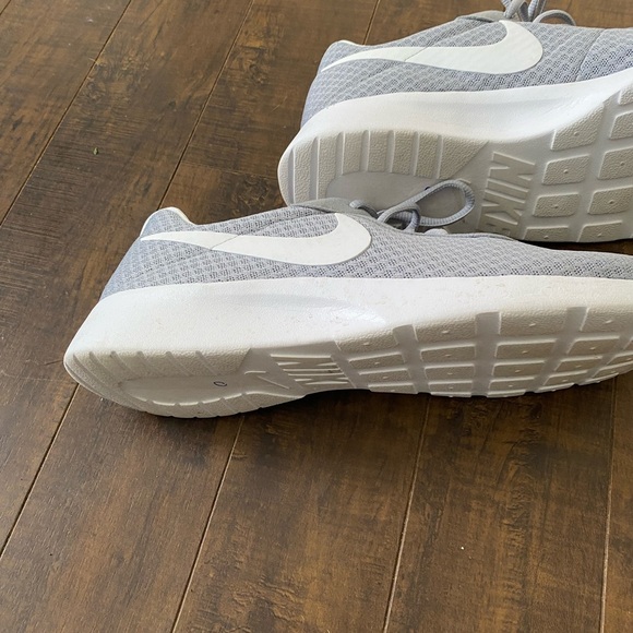 Nike Tanjun grey sneakers - Picture 8 of 9